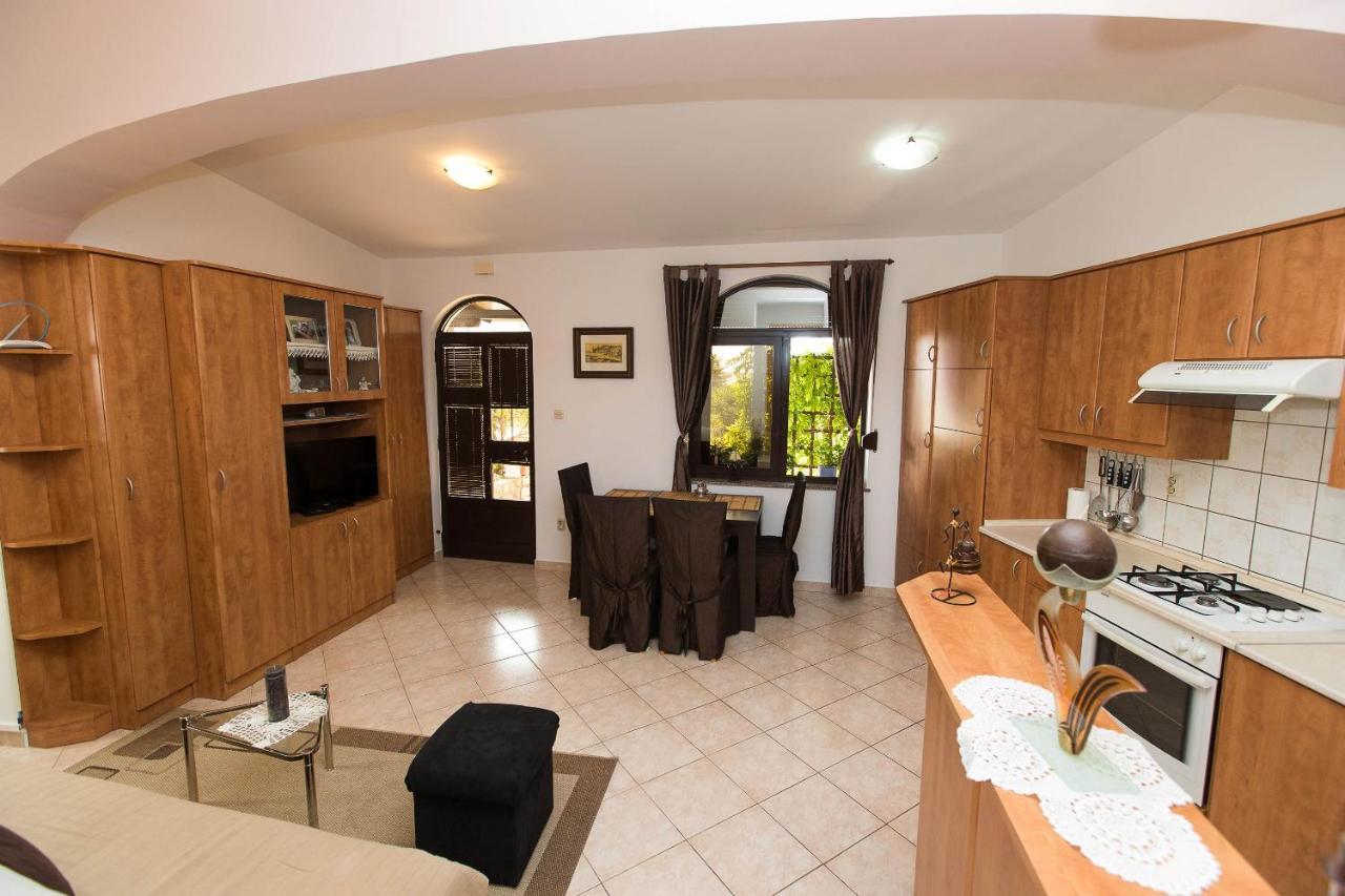 Apartmani Vera Crikvenica Luaran gambar